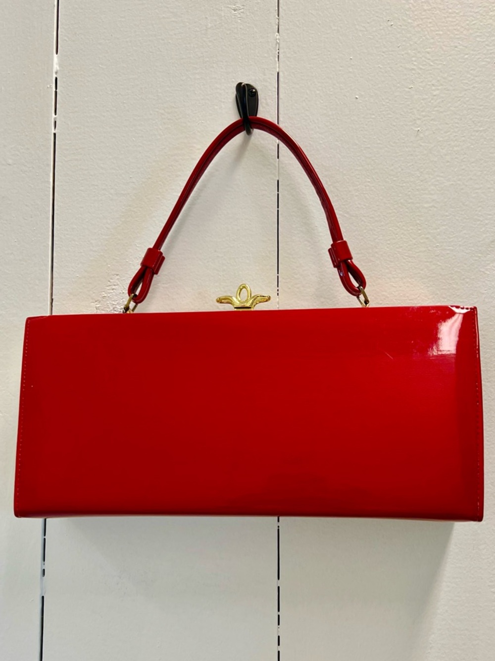 Vintage Red Patent Leather Top-Handle Women's 1960’s purse gold accents clasp